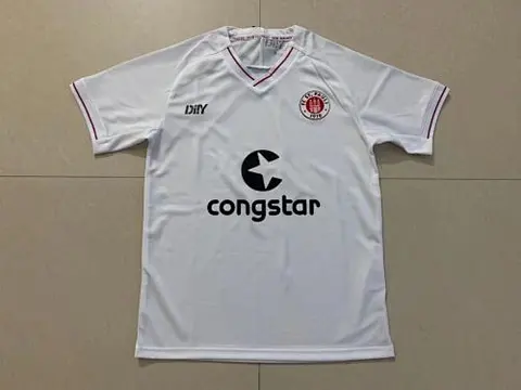 21-22 St Pauli home