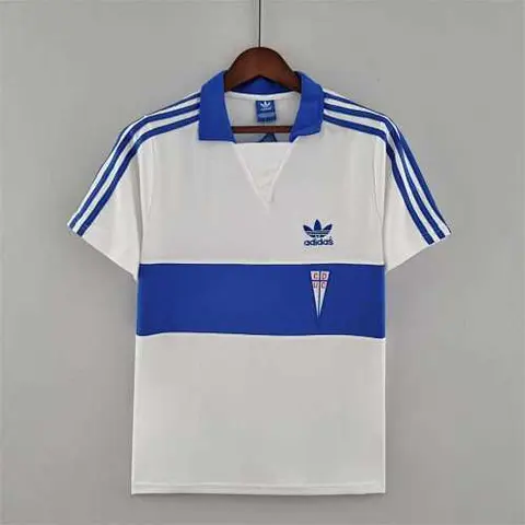 84 La Católica home
