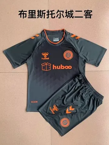 22-23 Bristol City third kit