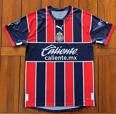 22-23 Chivas Guadalajara third player version