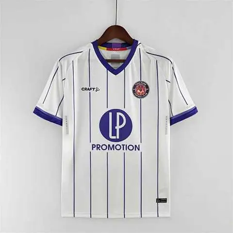 22-23 Toulouse home