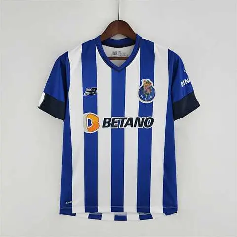 22-23 Porto home
