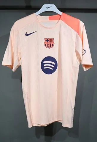 Barcelona 2025/26 Pink Special Player version jersey
