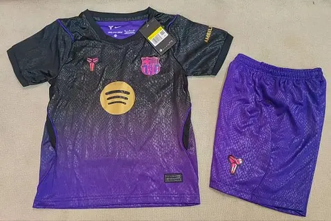 Ensemble de football enfant Barcelona — 2026/27 · Extérieur · tailles 16–28