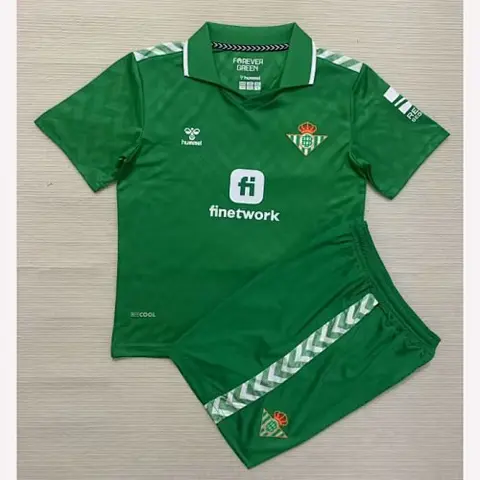 Ensemble de football enfant 23-24 BTS vert — Extérieur · tailles 16–28