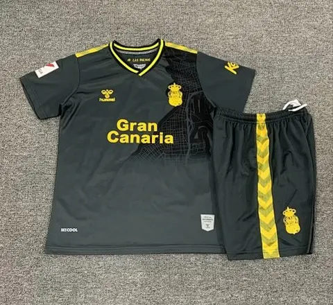 23-24 Las Palmas away black kid kit