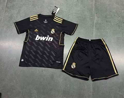 11-12 R MAD away retro kid kit