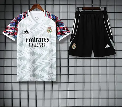 25-26 R MAD white training suit