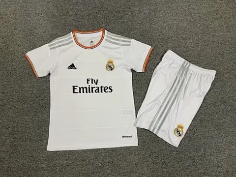 Ensemble de football enfant Real Madrid — 2013-14 · Domicile · Rétro