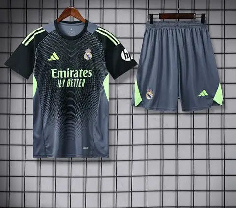Real Madrid 2025/26 Gray Goalkeeper kit