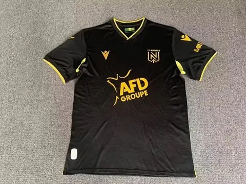 22-23 Nantes third black
