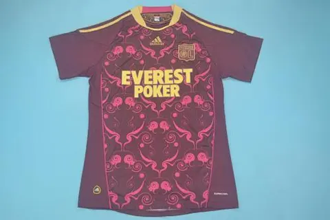 10-11 Lyon away red