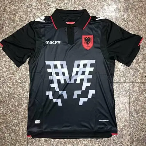Albania 2019 extérieur noir