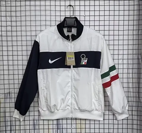 25-26 Italy White and Black Windbreaker
