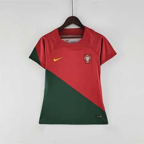 2022 Portugal weoman domicile