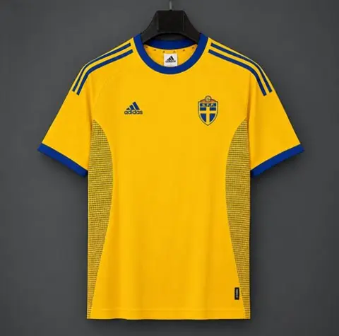 2002 Sweden Home Retro Soccer Jersey S-2XL
