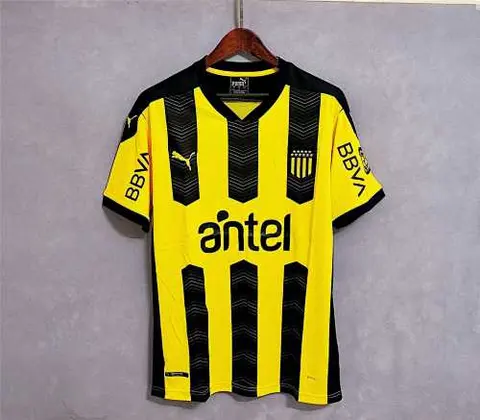 21-22 Peñarol home