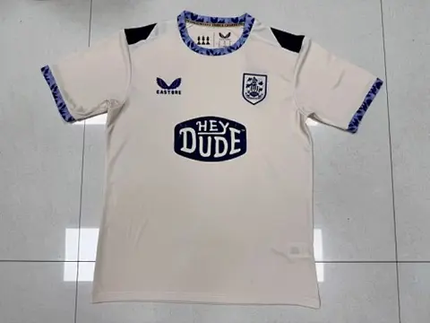 25-26 Huddersfield Town away soccer jersey