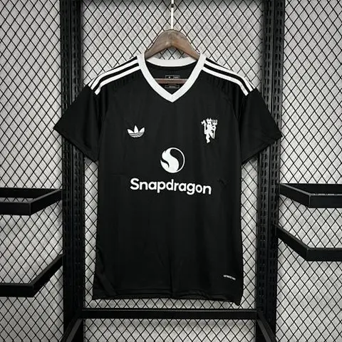 24-25 MNU black goalkeeper jersey