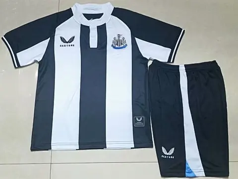 21-22 Newcastle home kids kit