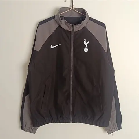25-26 TOT black windbreaker