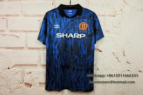 Retro MUN away blue 92_93