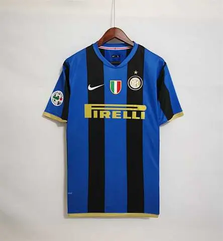 Retro INT home with Serie A patches 08_09