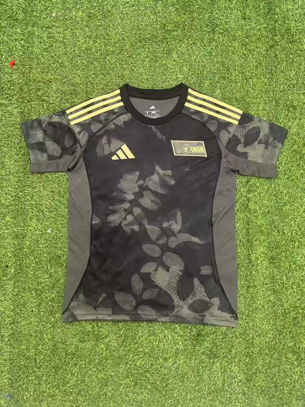 25 26 Berlin United away 25 26 柏林联 客场