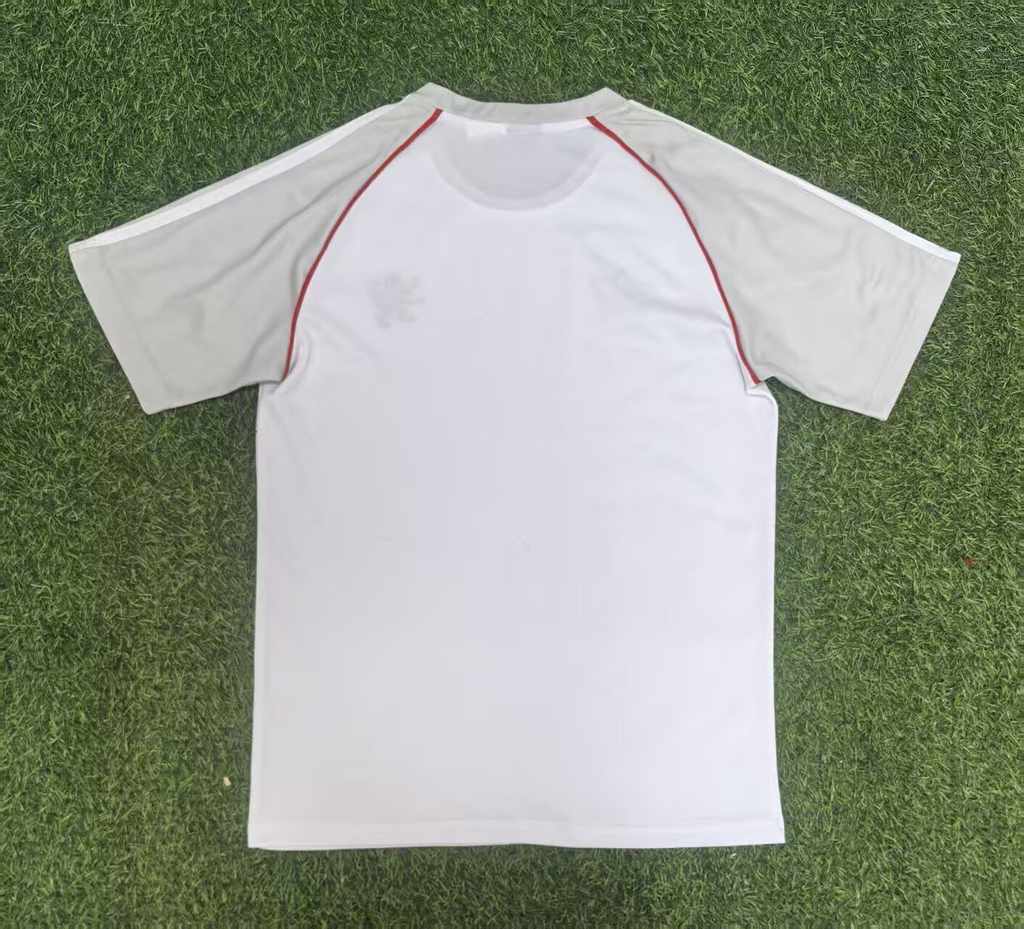 25 26 Lyon Off-White T-Shirt 25 26 里昂 灰白色 T恤