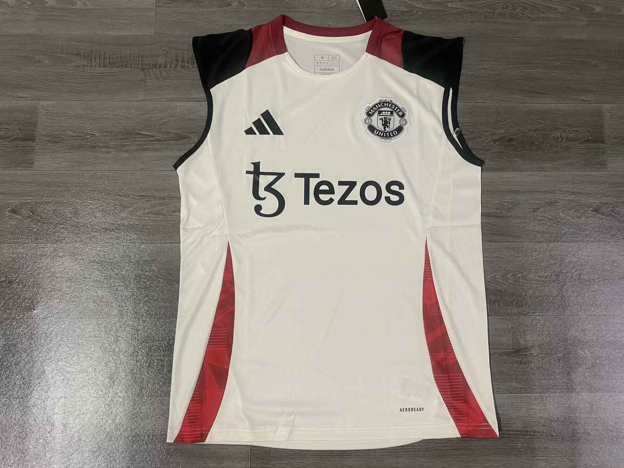 25 26 Man united white training vest size S-2XL 25 26 曼联 白色背心