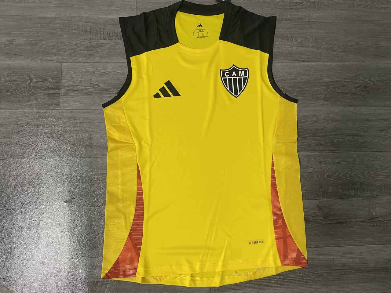 25 26 Mineiro yellow vest 25 26 米内罗竞技 黄色背心