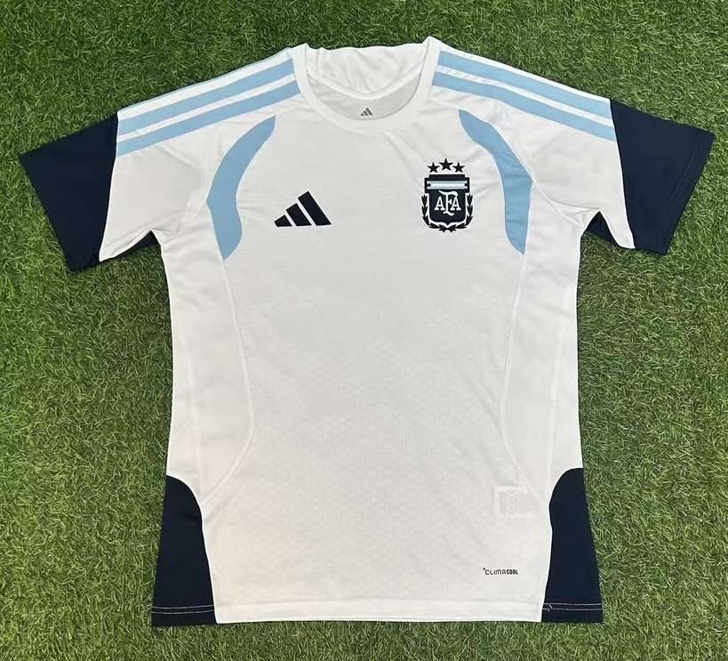 26 27 Argentina white training 26 27 阿根廷 白色 训练