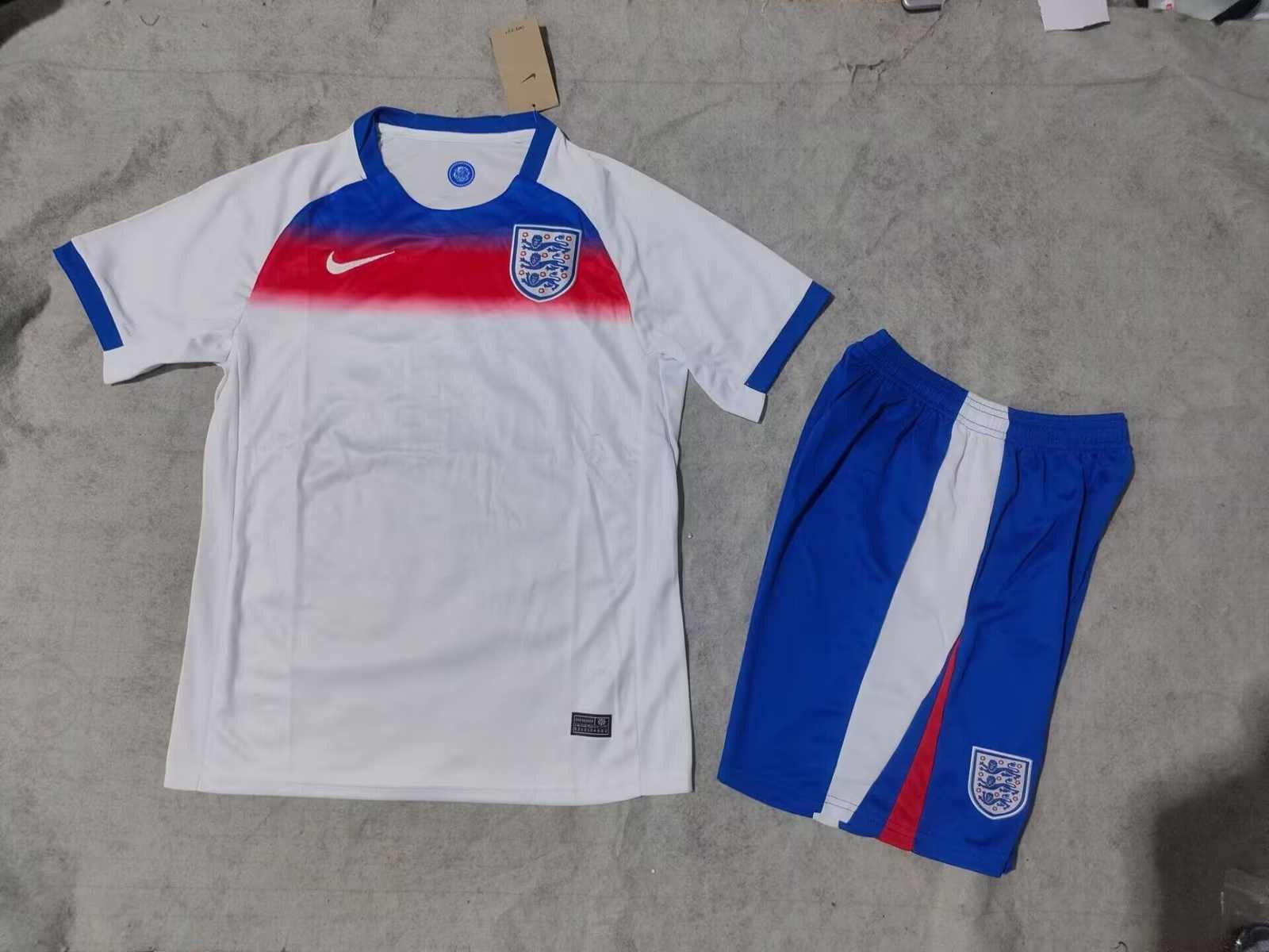 25 26 England Home Adult Kit 25 26 英格兰 主场 成人套装