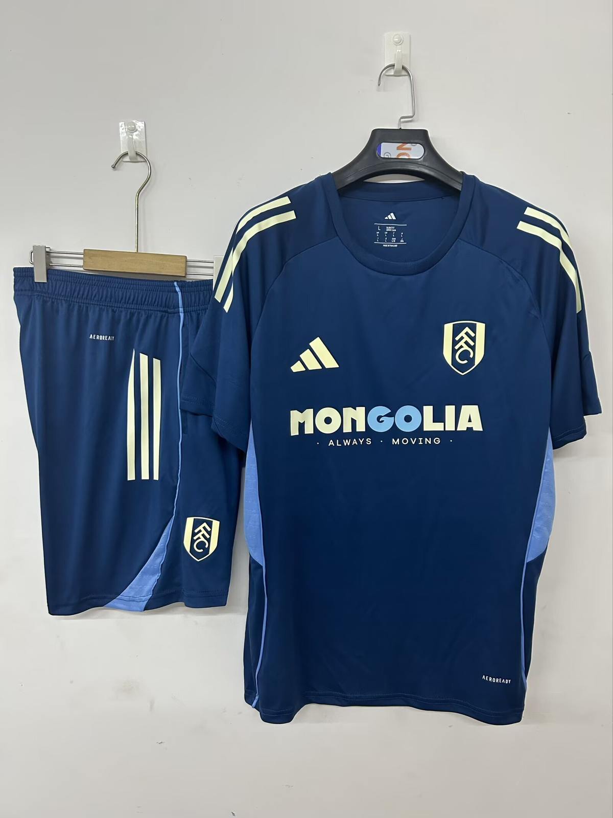 25 26 Fulham Royal Blue Short sleeved Training Shirt S-3XL 25 26 富勒姆 宝蓝色 短袖 训练服
