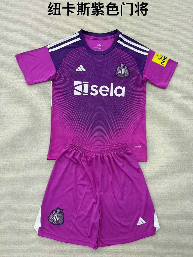 25 26 Newcastle United purple goalkeeper adult suit, children's suit25 26 纽卡斯尔 紫