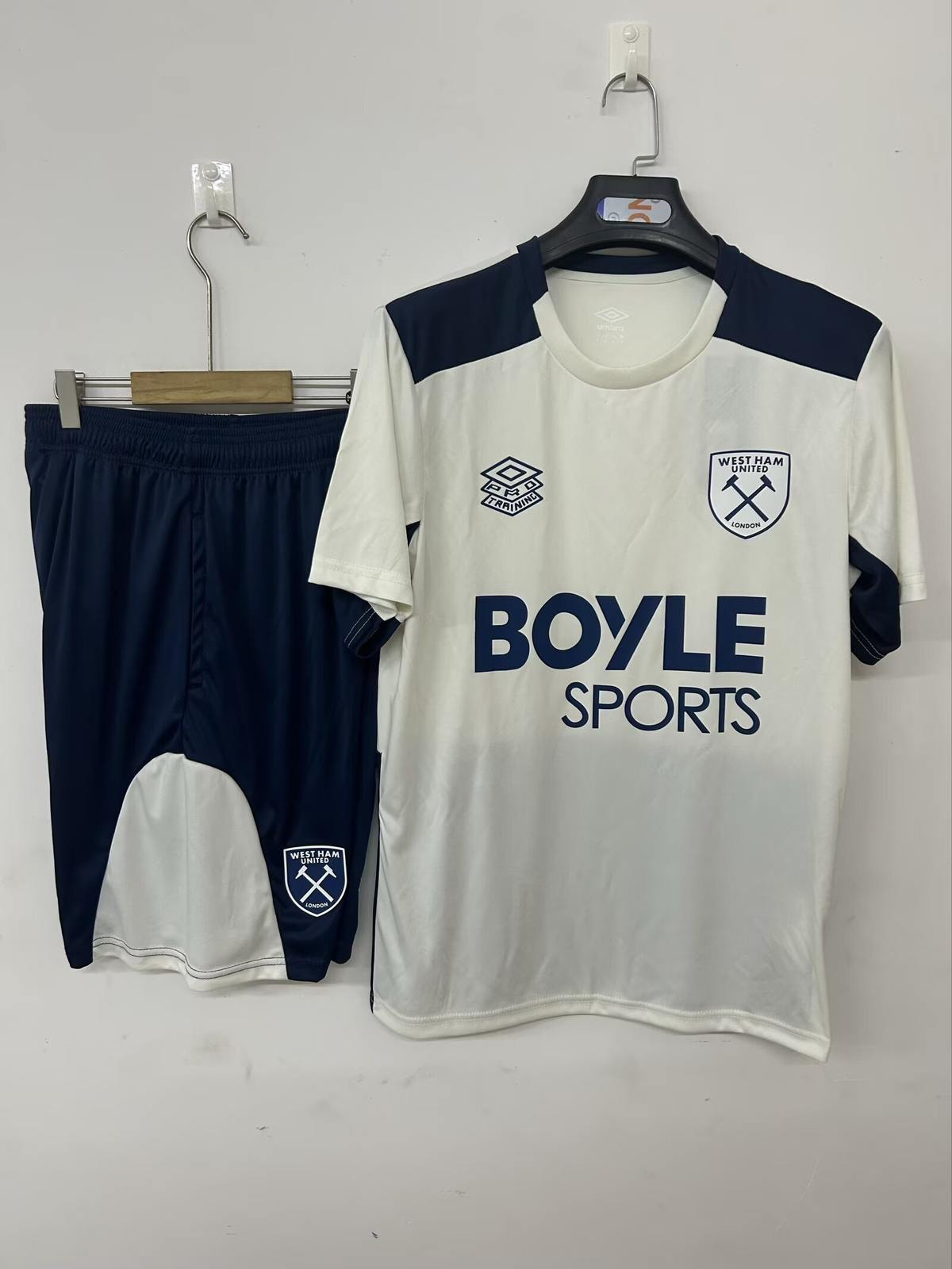 25 26 West Ham United training uniform, beige short sleeved S-3XL 25 26 西汉姆联 训练服