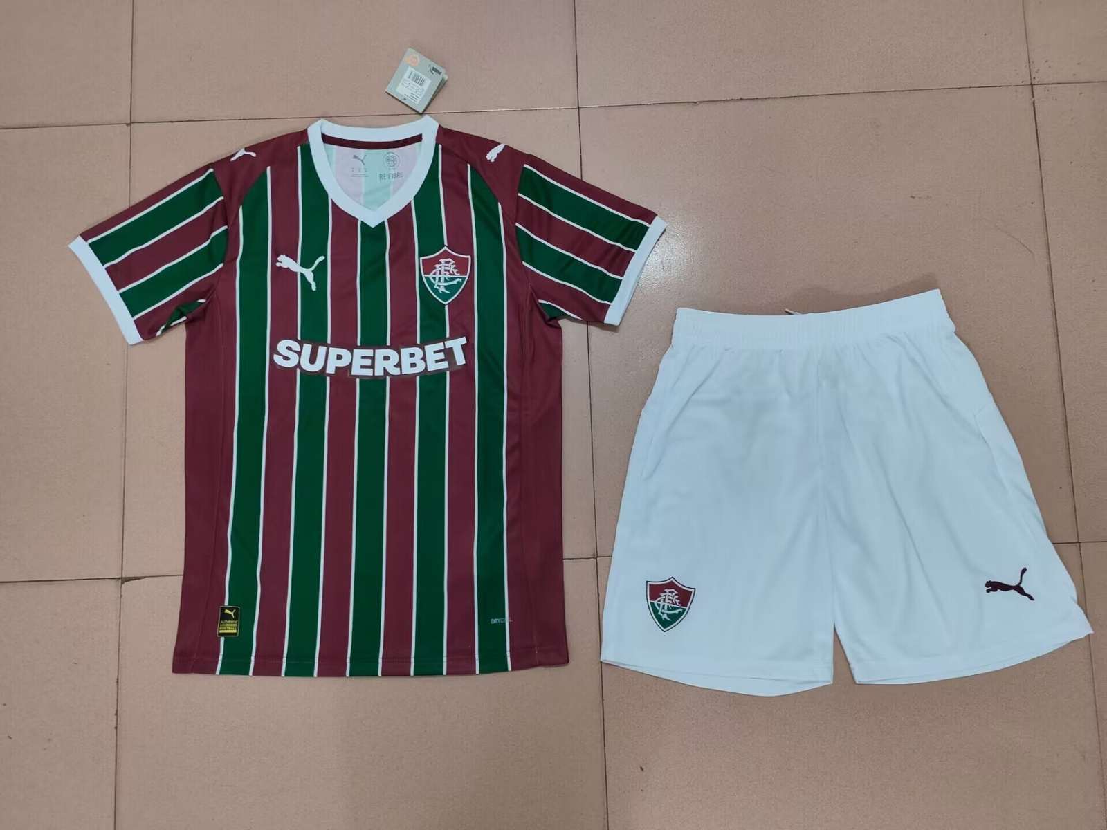 26 27 Fluminense home adult kit 26 27 佛鲁米嫩塞 主场 成人套件