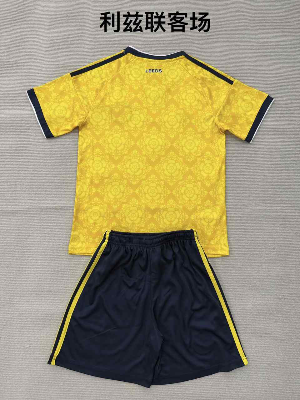 26 27 Leeds United away adult kit 26 27 利兹联 客场 成人套装