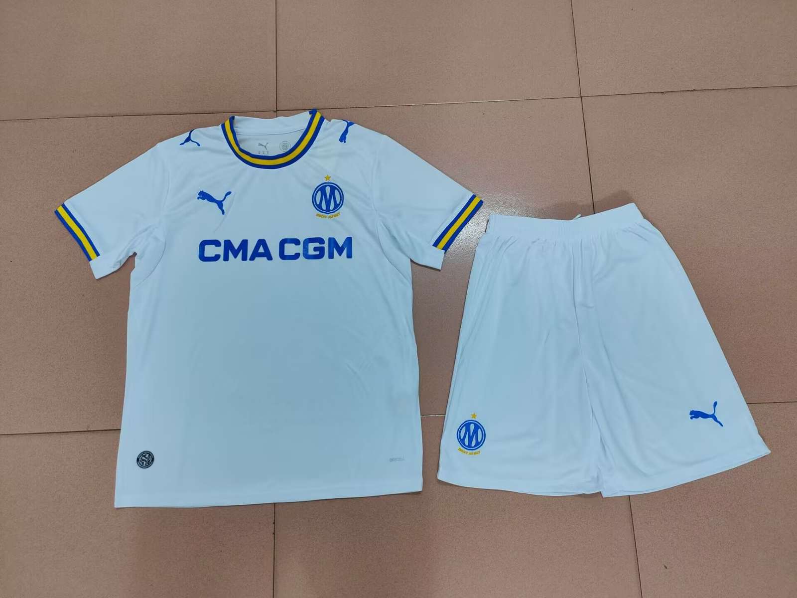26 27 Marseille home adult kit 26 27 马赛 主场 成人套件
