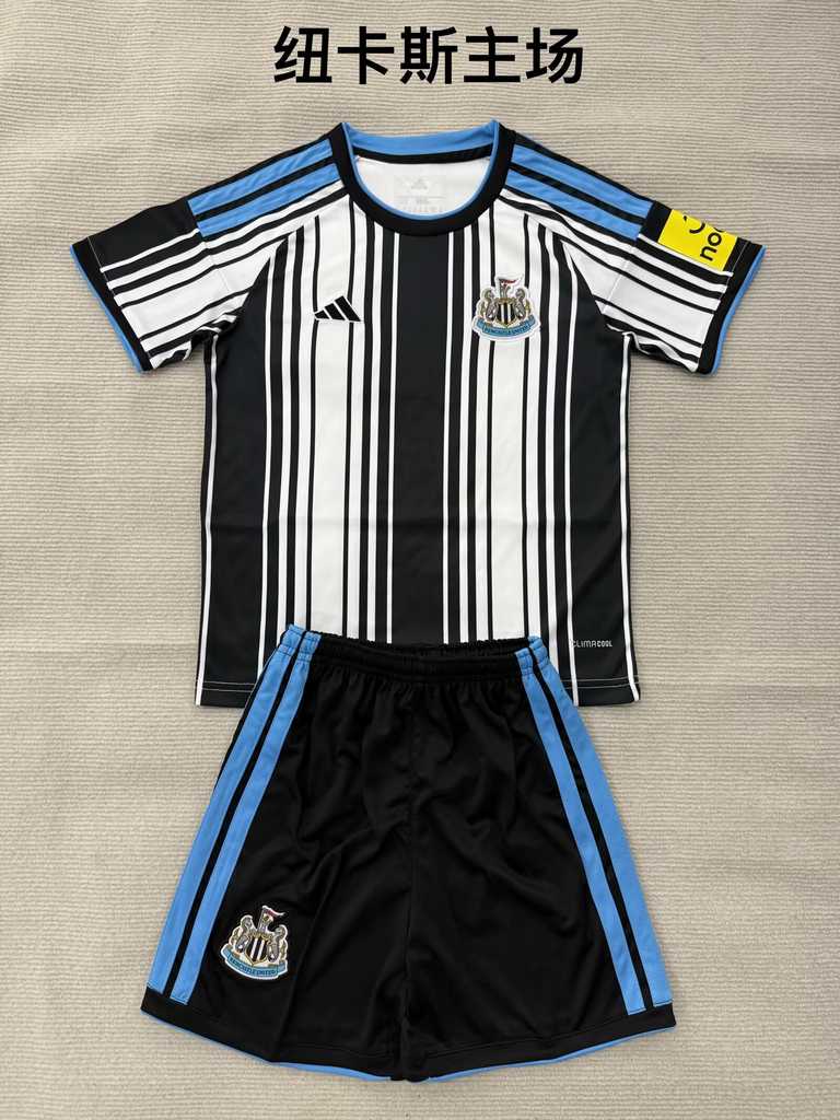 26 27 Newcastle Home Adult Set, Children's Wear (16-2XL) 26 27 纽卡斯尔 主场 成人套装、童装（1