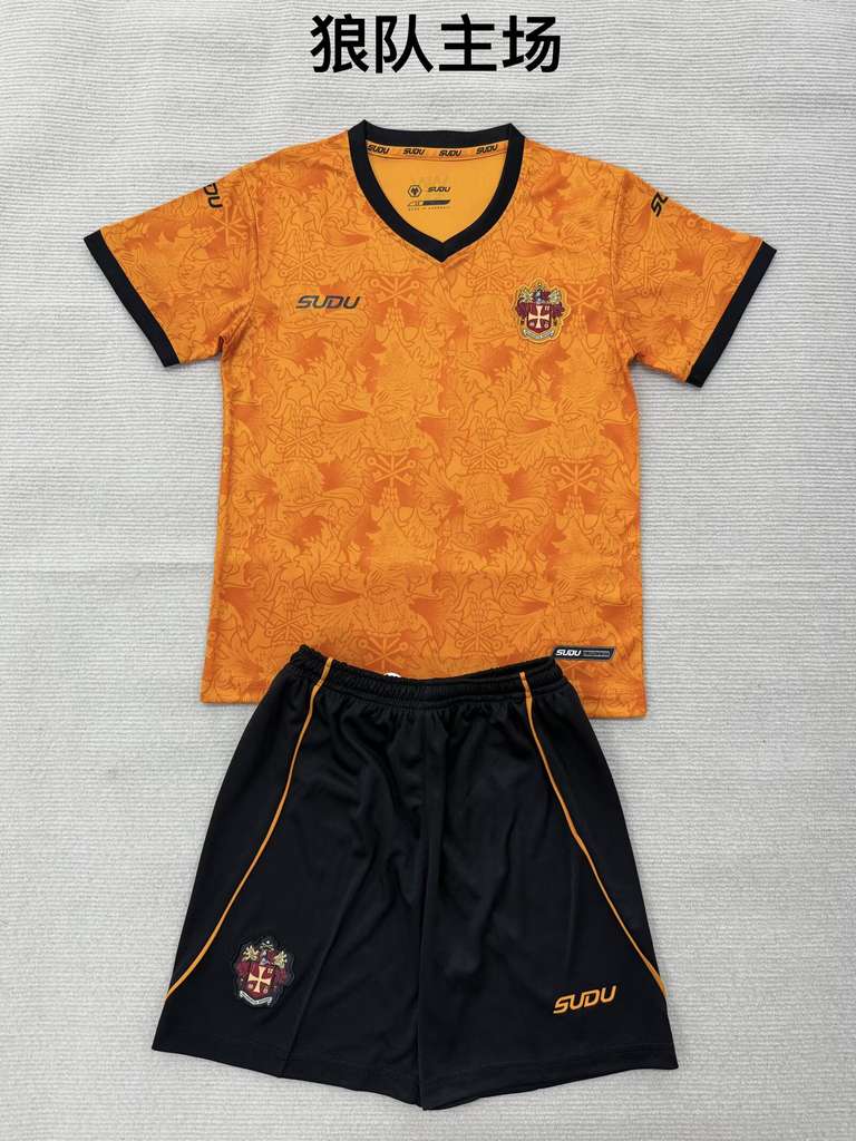 26 27 Wolverhampton Wanderers home adult kid kits 26 27 狼队 主场 成人套装、童装（16-2XL)
