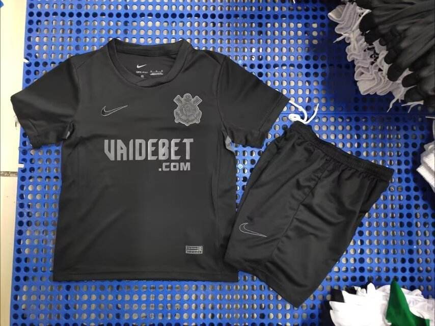 24-25 Corinthians black kid kit