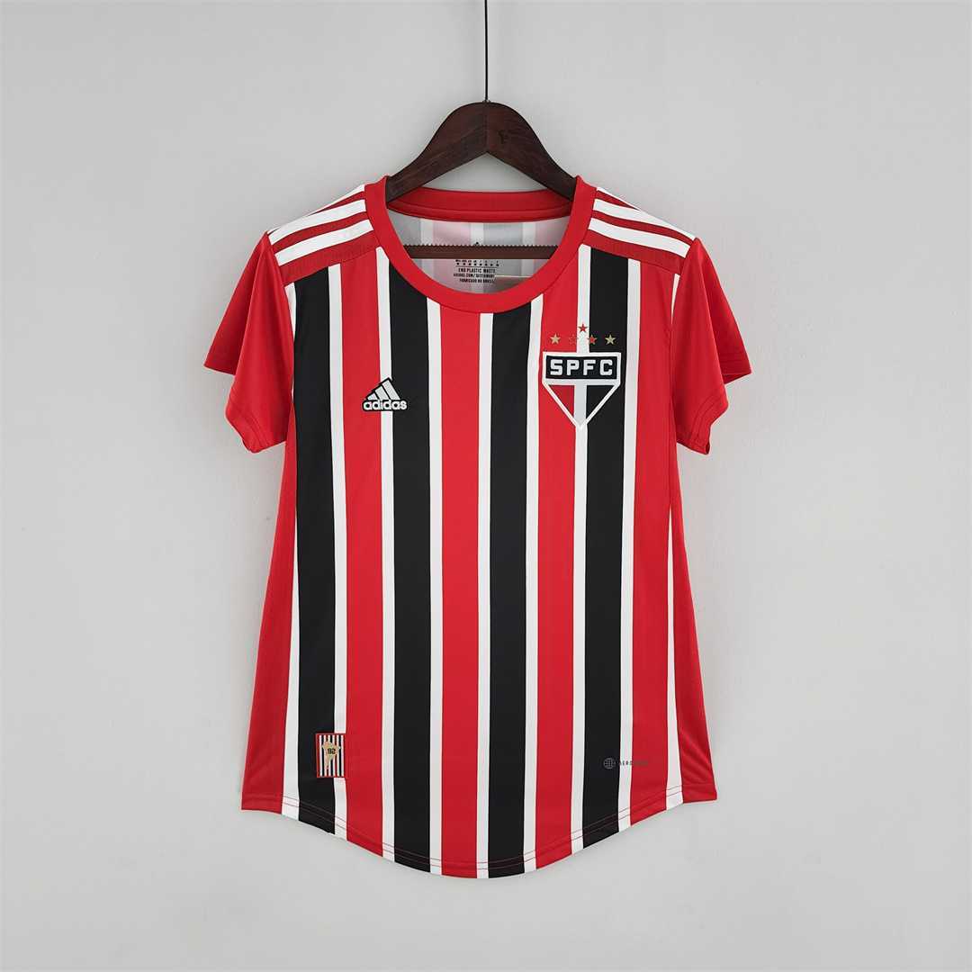22-23 Sao Paulo away woman