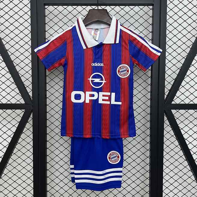 Ensemble de football enfant 95-97 Bayern — Domicile · Rétro