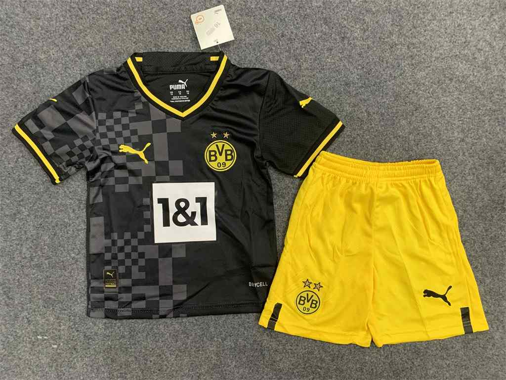 22-23 Dortmund away kids kit