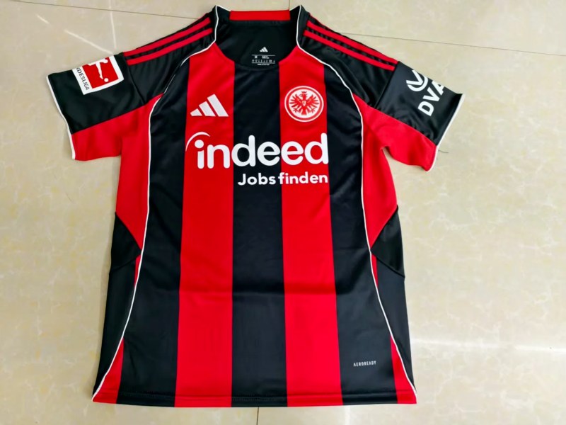 Maillot de football 25-26 Frankfurt — Domicile