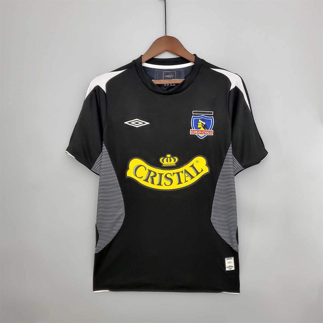 06 Colo-Colo away