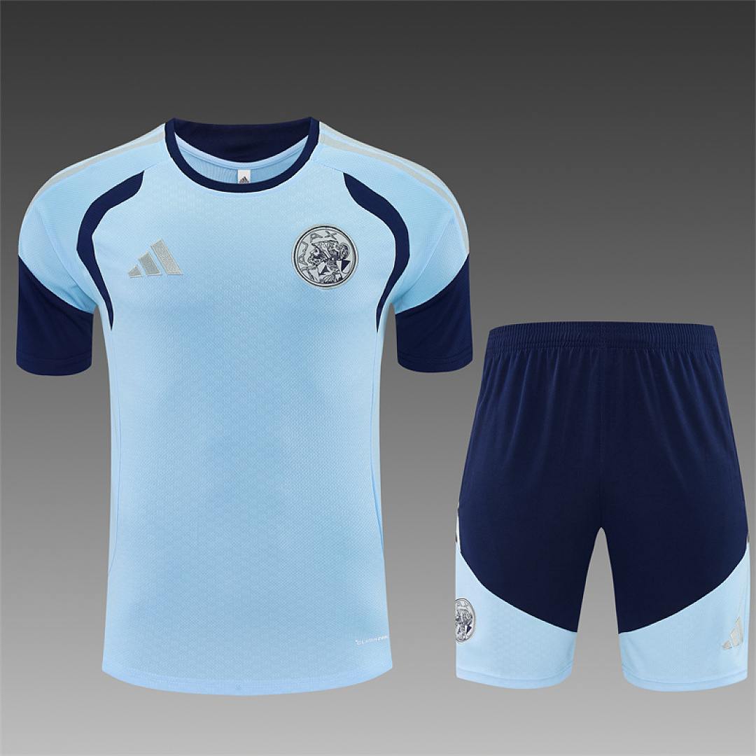 Survêtement Ajax bleu ciel — 2026/27 · tailles S–2XL