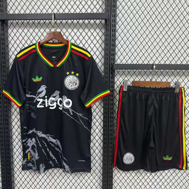 Ensemble de football adulte Ajax Three Little Birds spécial — 2026/27 · tailles S–2XL