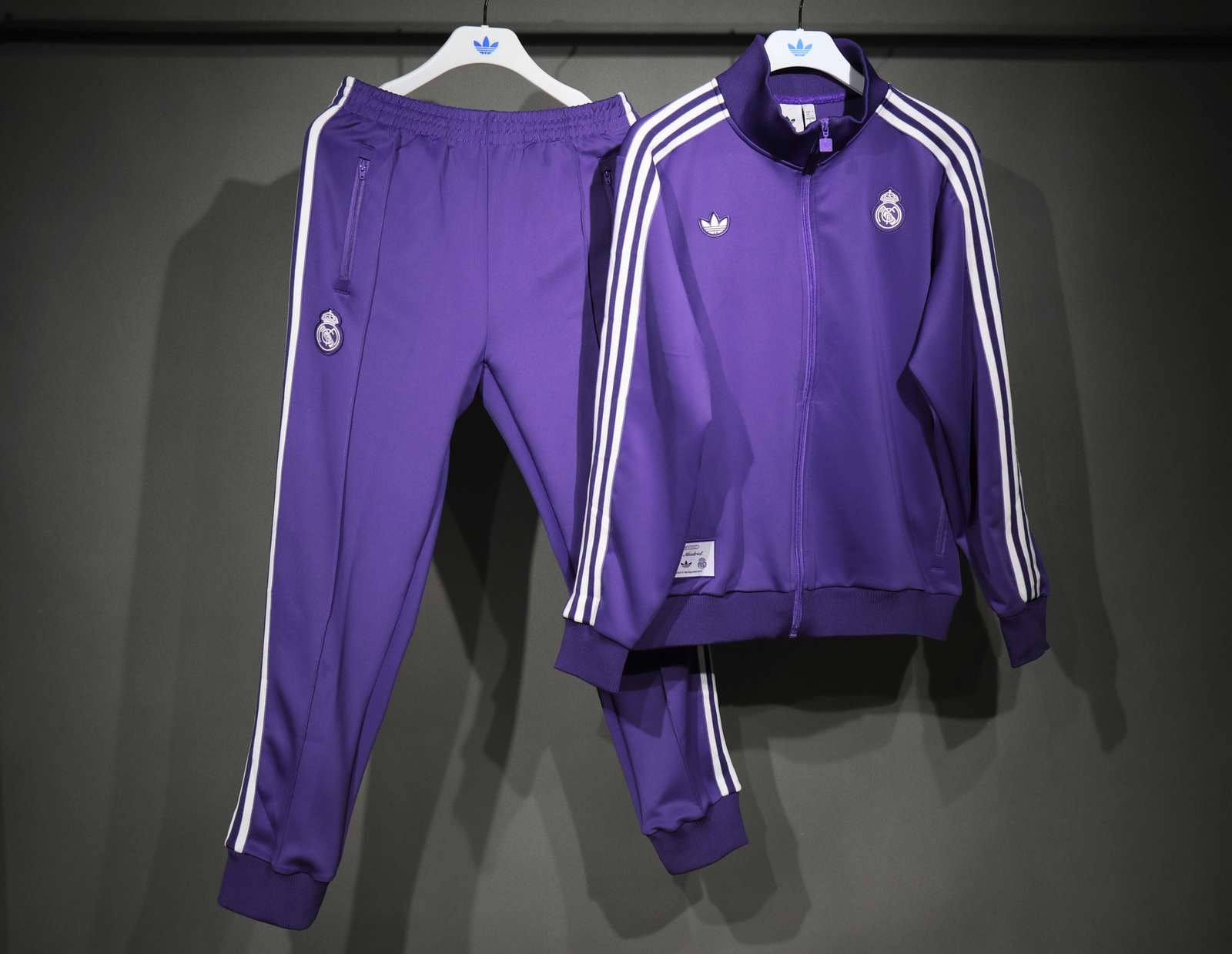 25 26 Real Madrid purple classic jacket set size S-2XL 25 26 皇马经典复古四季健康休闲运动套装